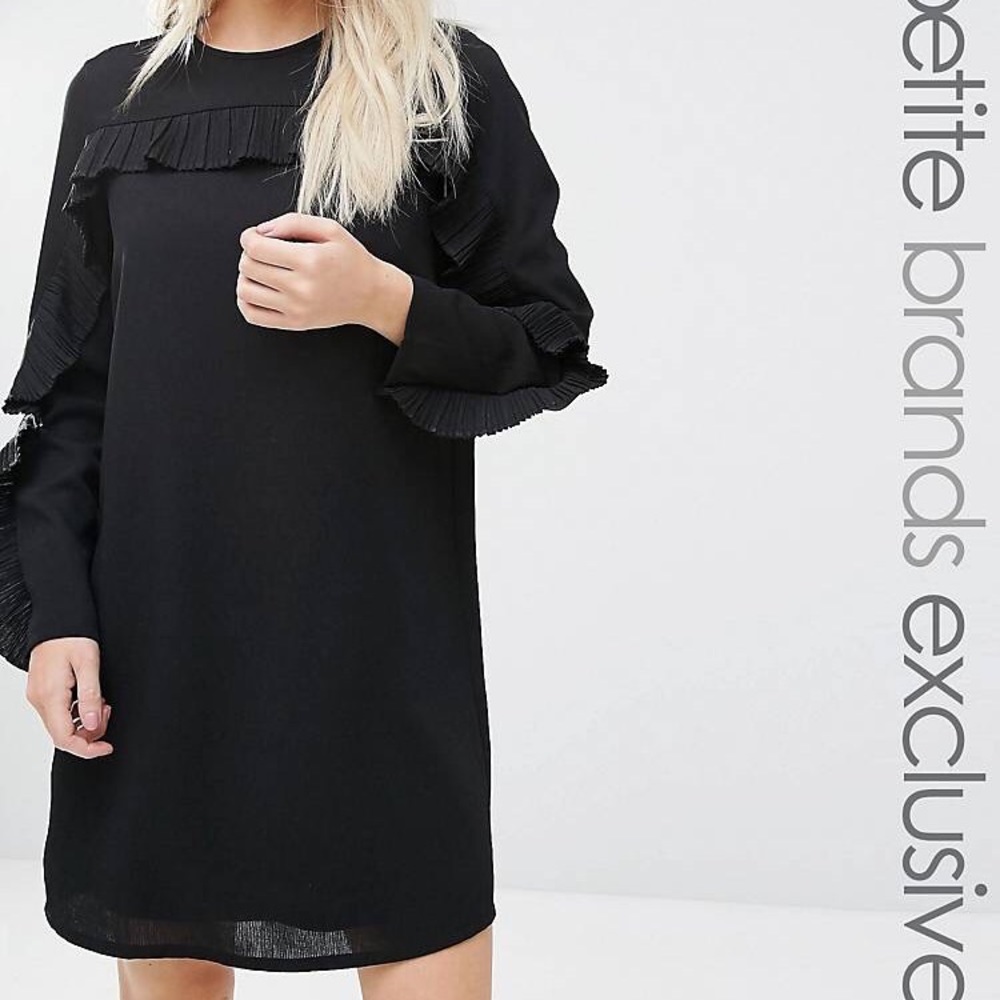 Fashion Union Petite Wescot Ruffle Sleeve Shift Dress